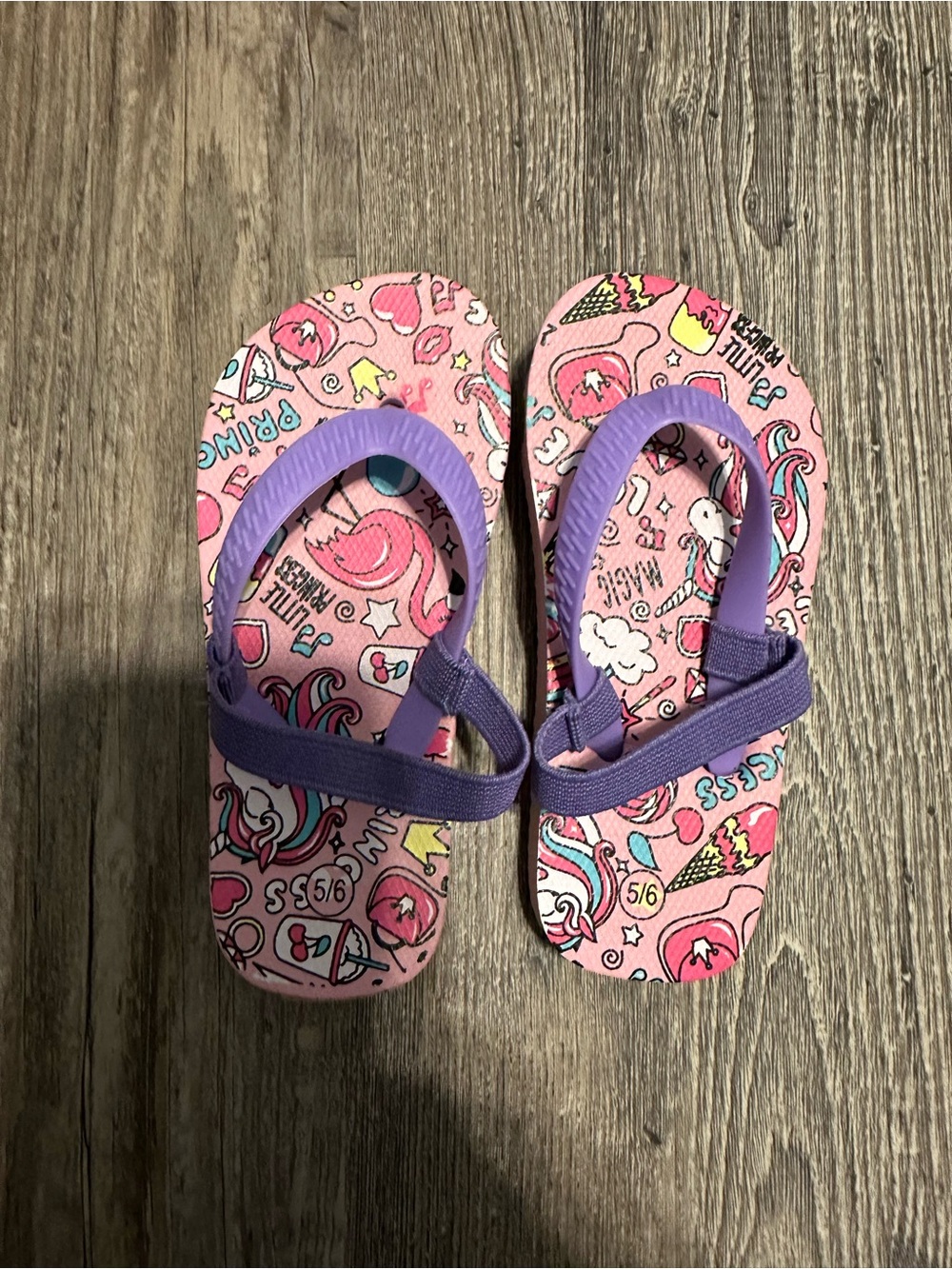 FREE WITH ANY BUNDLE!! NWOT Girls sandals